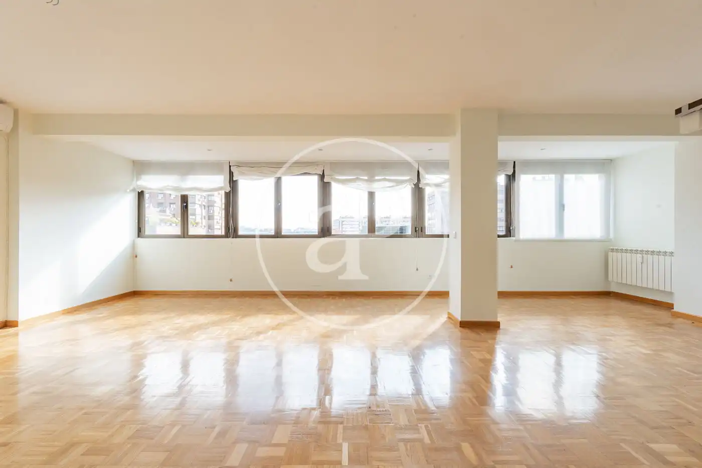 Flat with lift to rent in C. del Corazón de María