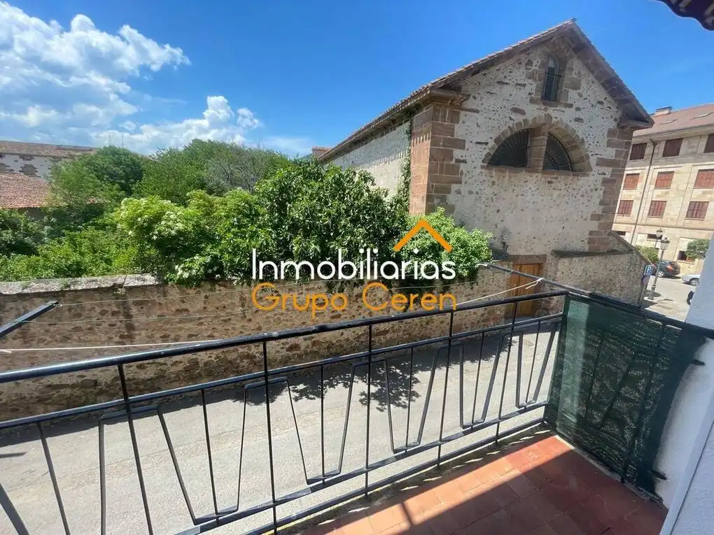 Vista exterior de Piso de alquiler en Ezcaray con Calefacción, Terraza y Balcón