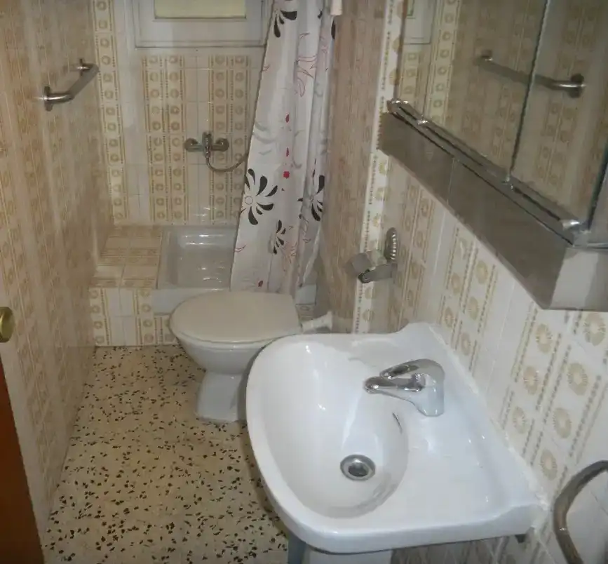 Baño de Piso de alquiler en Tarragona con Terraza, Amueblado y Horno