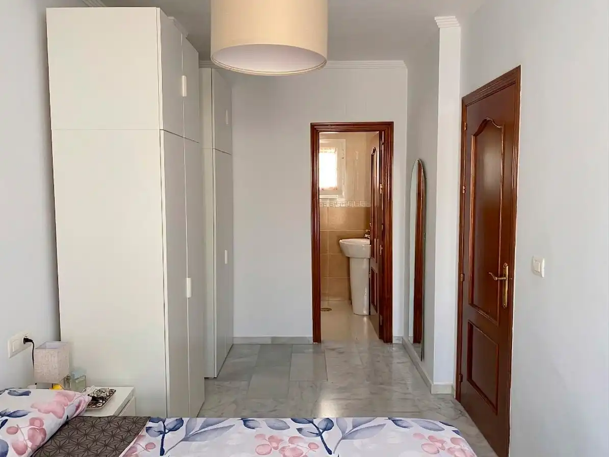 Baño de Dúplex de alquiler en La Algaba con Terraza y Amueblado