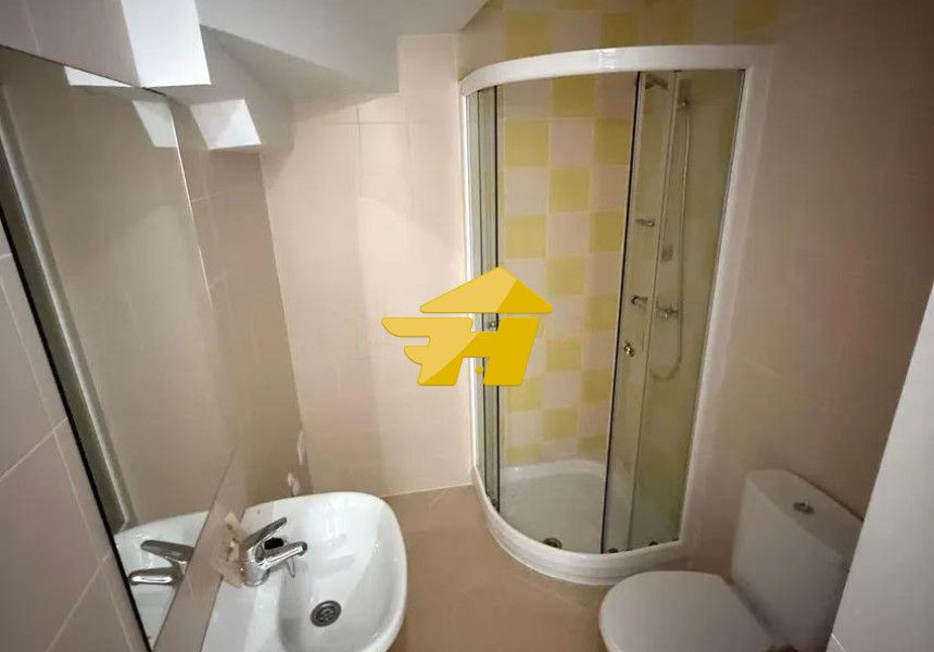 Bany de Dúplex de lloguer en Benalmádena amb Aire condicionat, Jardí privat i Moblat