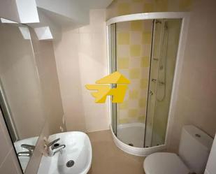 Bathroom of Duplex to rent in Benalmádena  with Air Conditioner, Private garden and Furnished