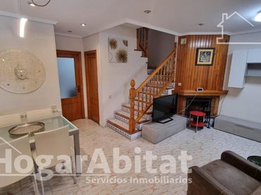 Adossat amb balcó en venda a Carrer BARRANCO PUIG