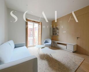 Living room of Flat to rent in  Madrid Capital  with Air Conditioner, Heating and Terrace