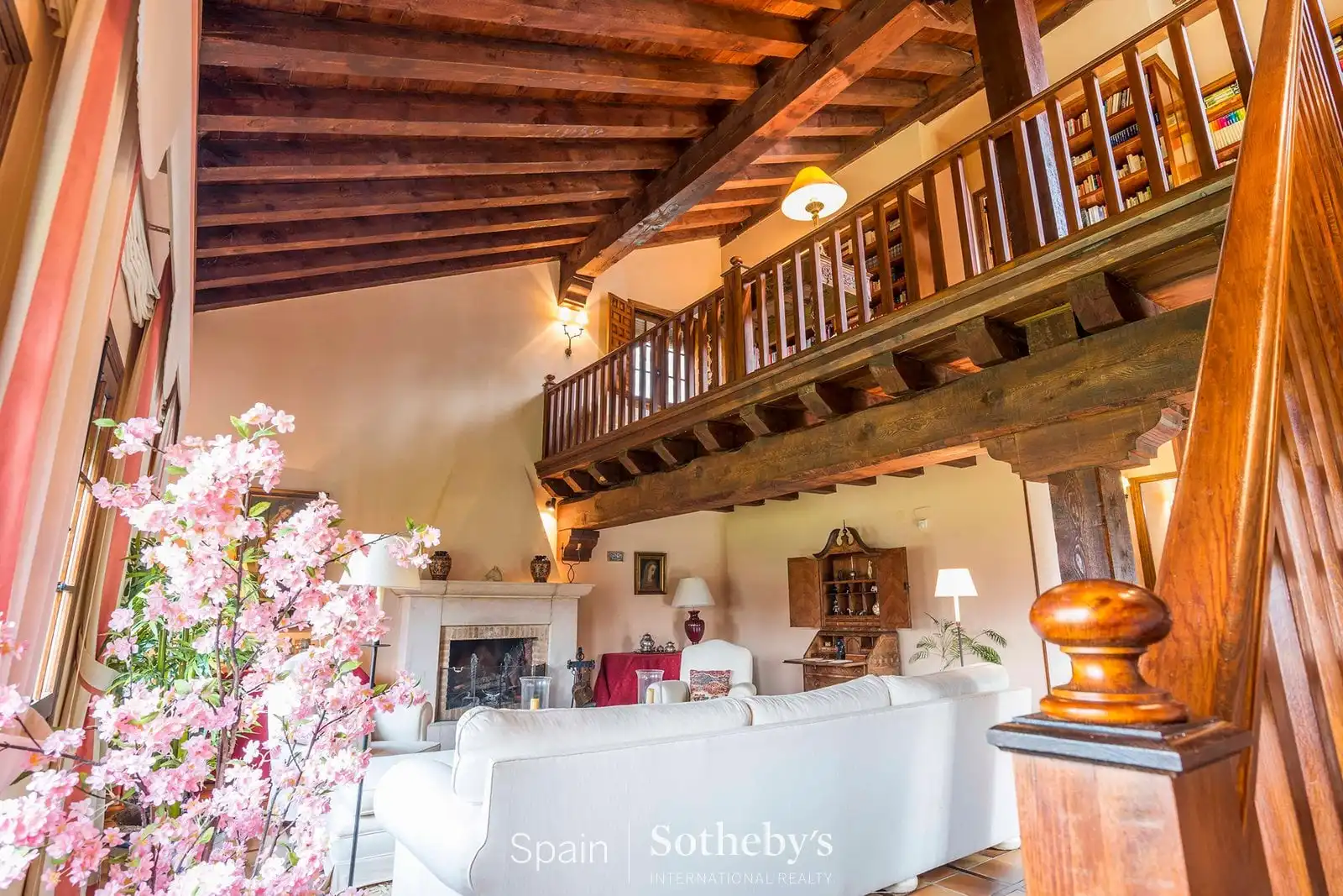 Sala de estar de Casa o chalet en venta en Sotosalbos con Aire acondicionado, Calefacción y Jardín privado