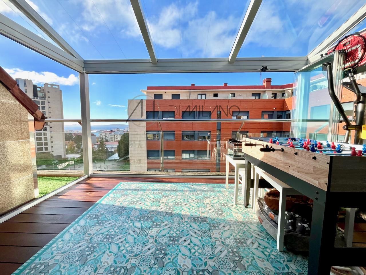 Terraza de Ático en venta en Vigo  con Calefacción, Parquet y Terraza