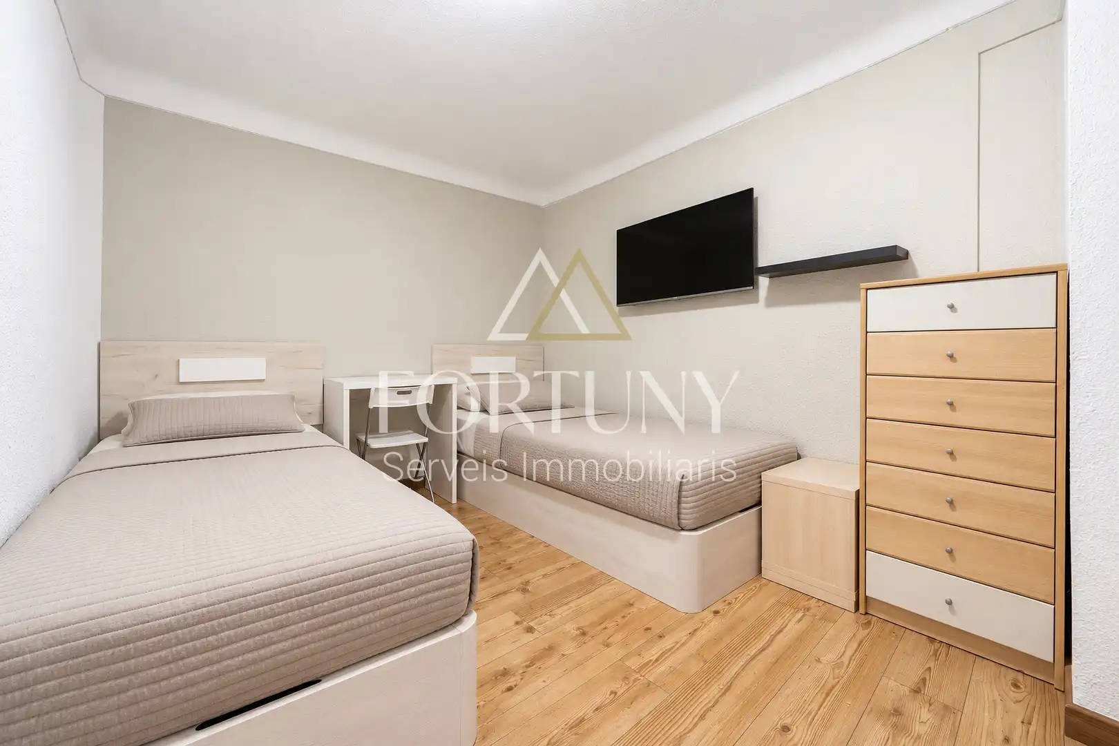 Bedroom of Flat for sale in Mestral 