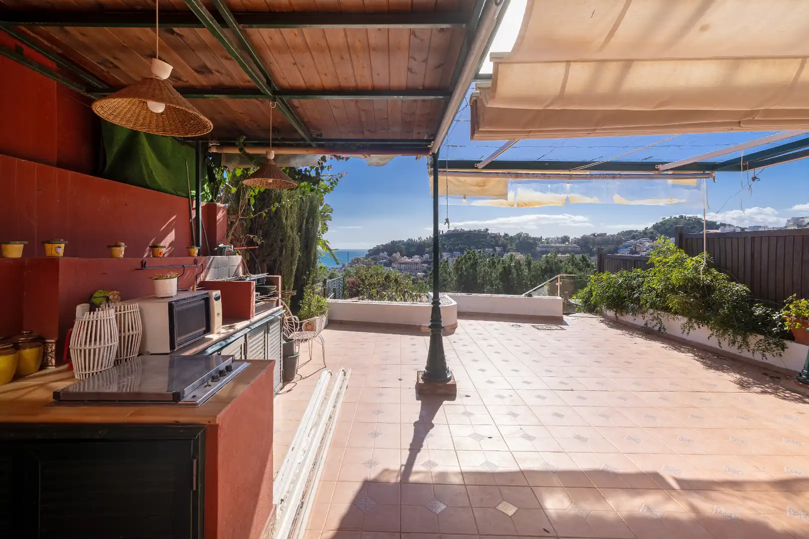 Terrassa de Casa adosada en venda en Málaga amb Aire condicionat, Calefacció i Jardí privat