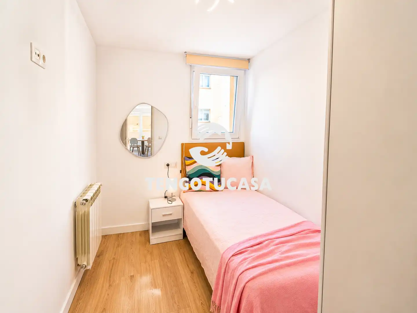 Bedroom of Flat for sale in Madrid  with Air Conditioner, Furnished and Oven