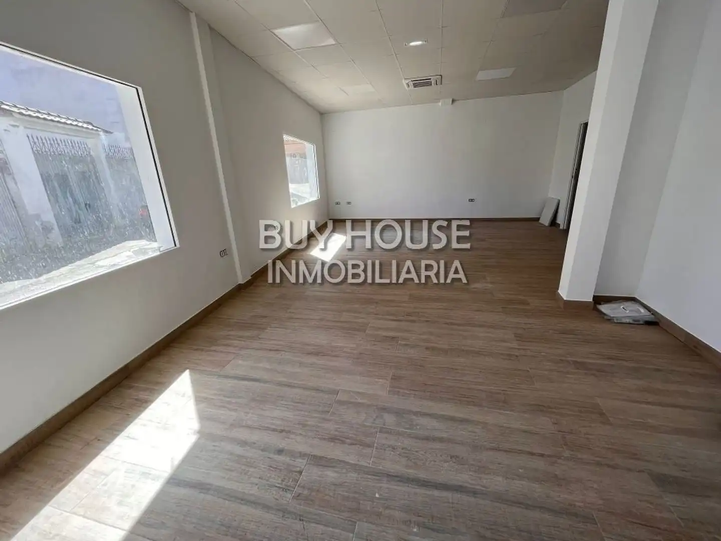 Local comercial en venda a Plaza Constitución 8, imagen 2
