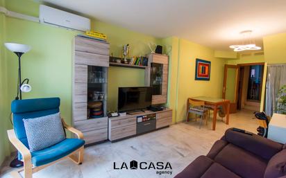 Living room of Flat for sale in L'Hospitalet de Llobregat  with Heating and Terrace