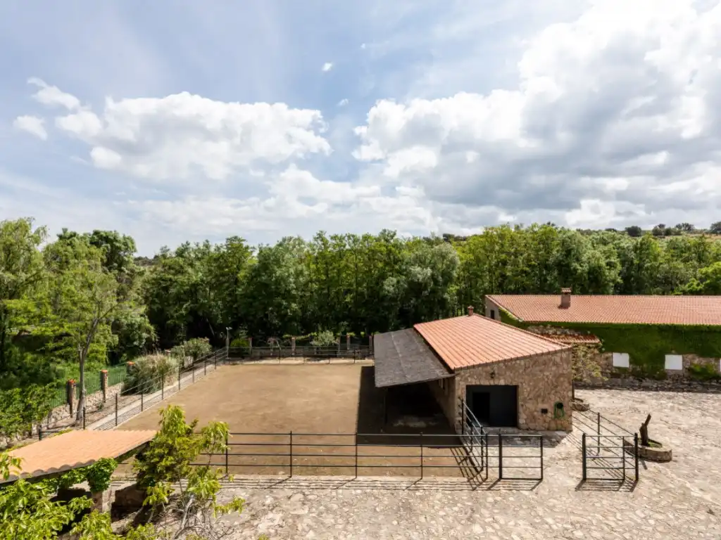 Jardín de Casa o chalet en venta en Espinoso del Rey con Terraza, Piscina y Amueblado
