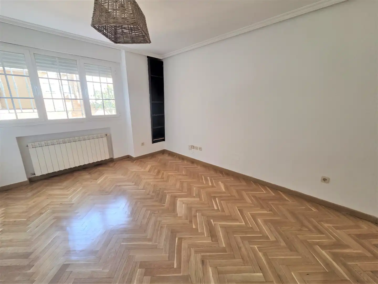 Habitación de Apartamento de alquiler en Villanueva del Pardillo con Calefacción, Parquet y Horno