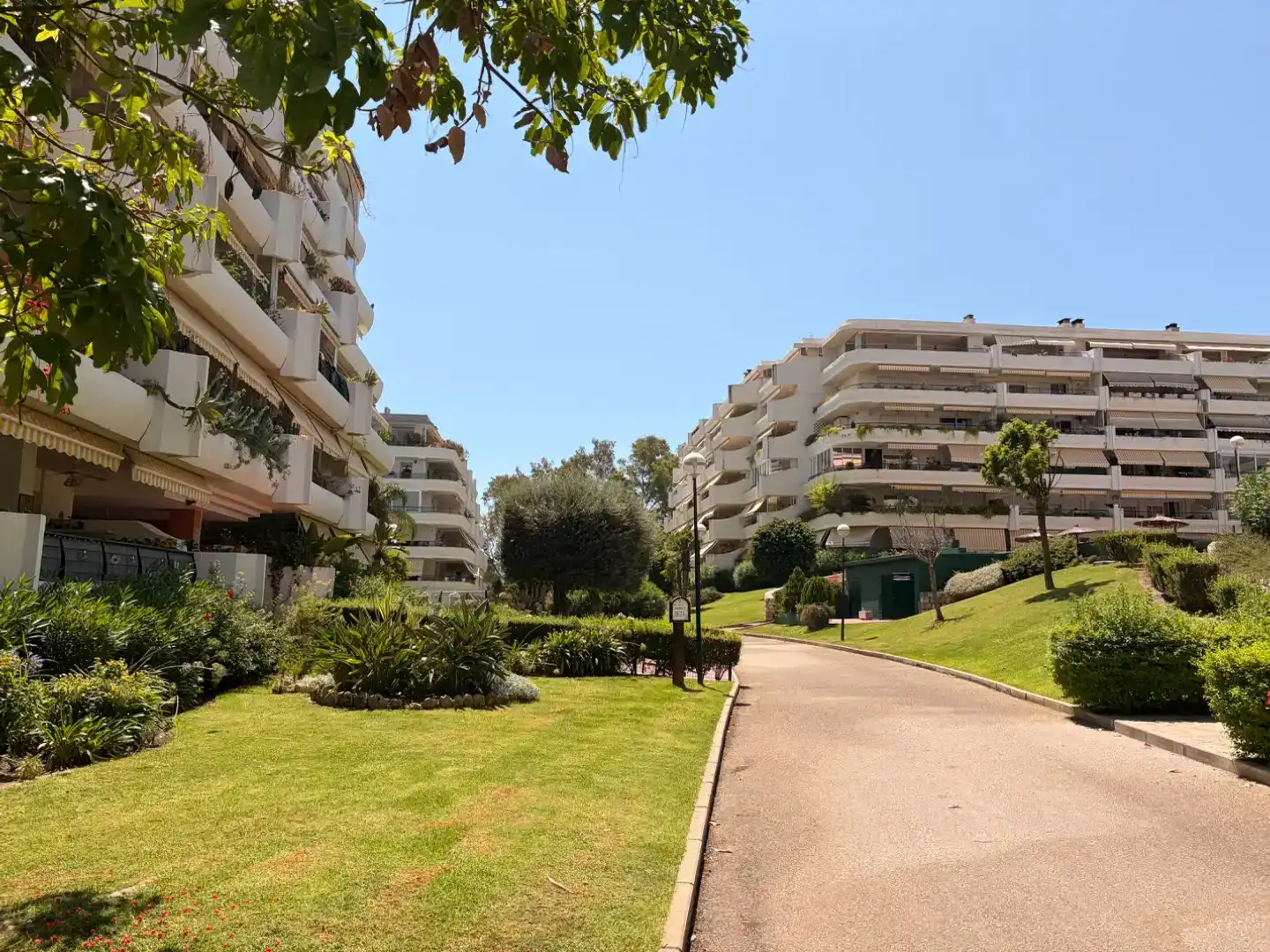 Exterior view of Flat for sale in Marbella  with Air Conditioner, Swimming Pool and Balcony