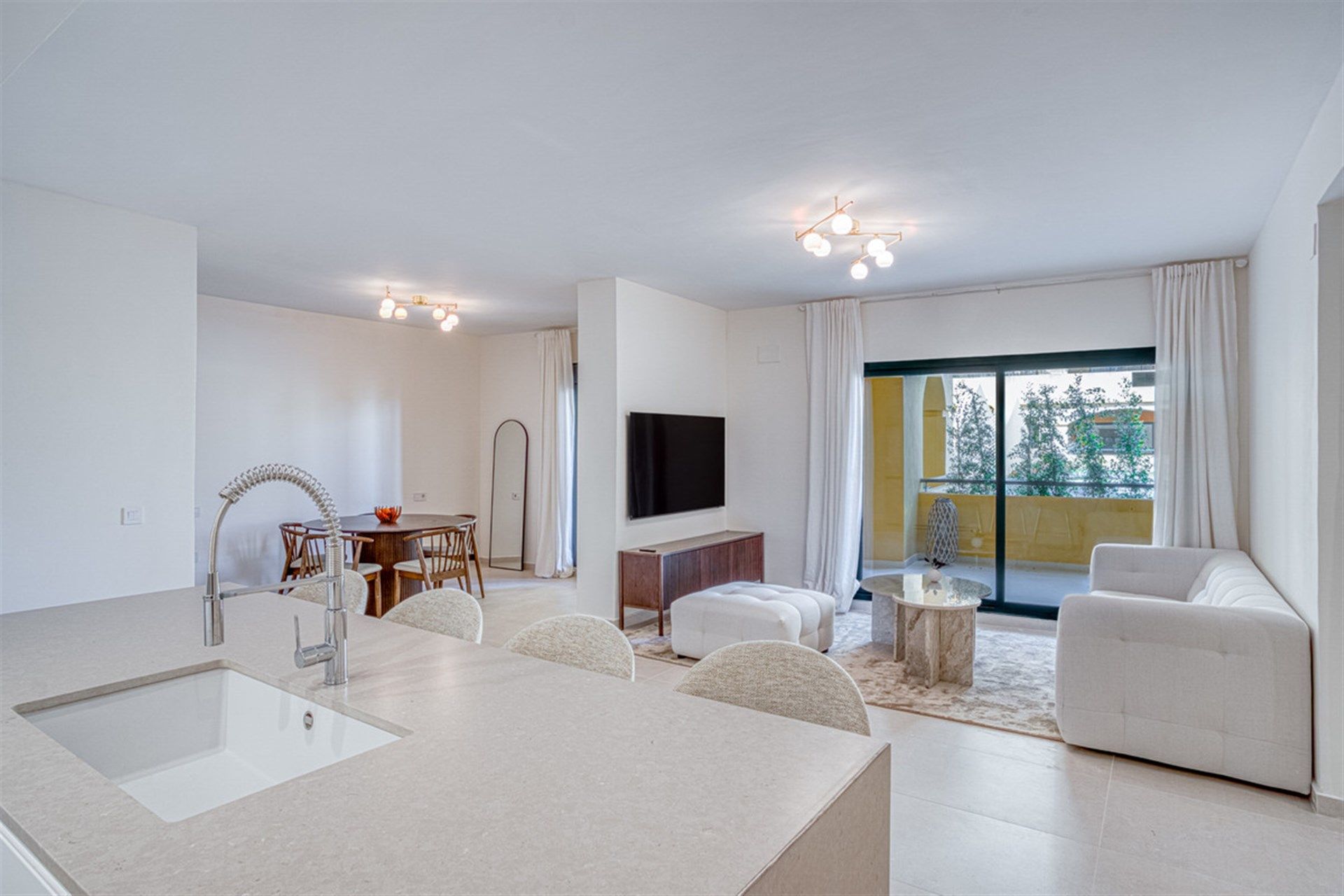 Sala d'estar de Apartament en venda en Marbella amb Aire condicionat i Terrassa