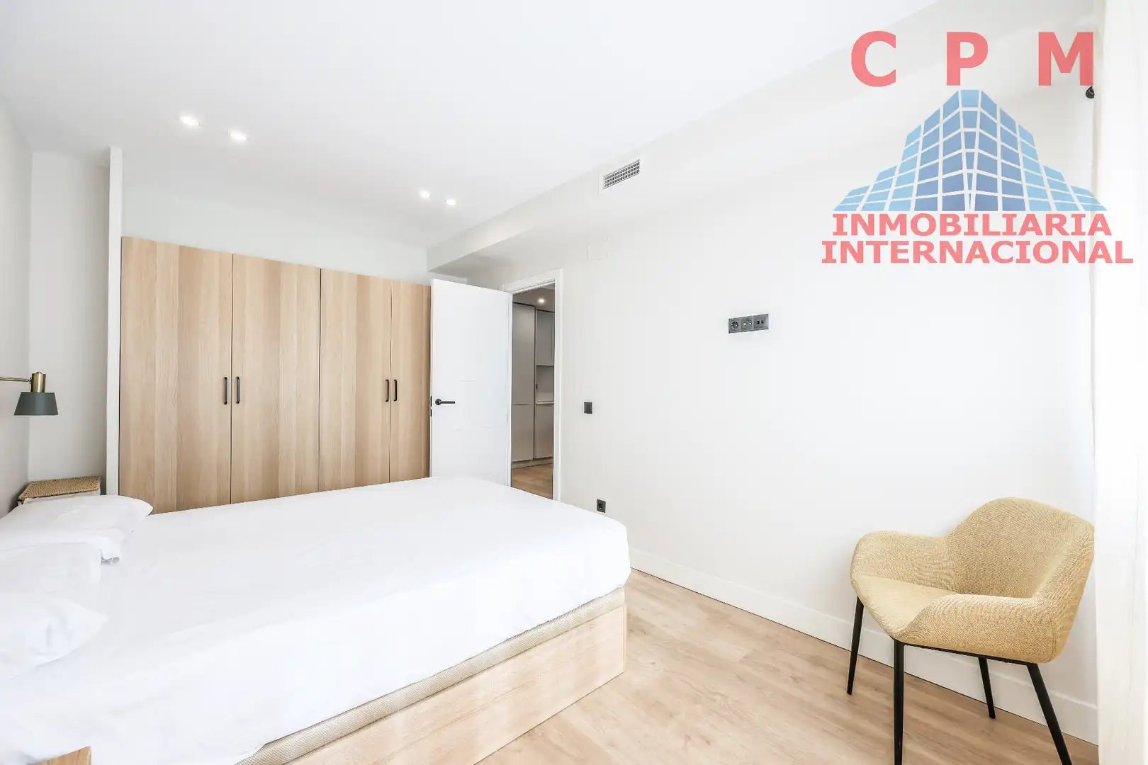 Bedroom of Flat for rent in Madrid  with Air Conditioner, Parquet flooring and Furnished