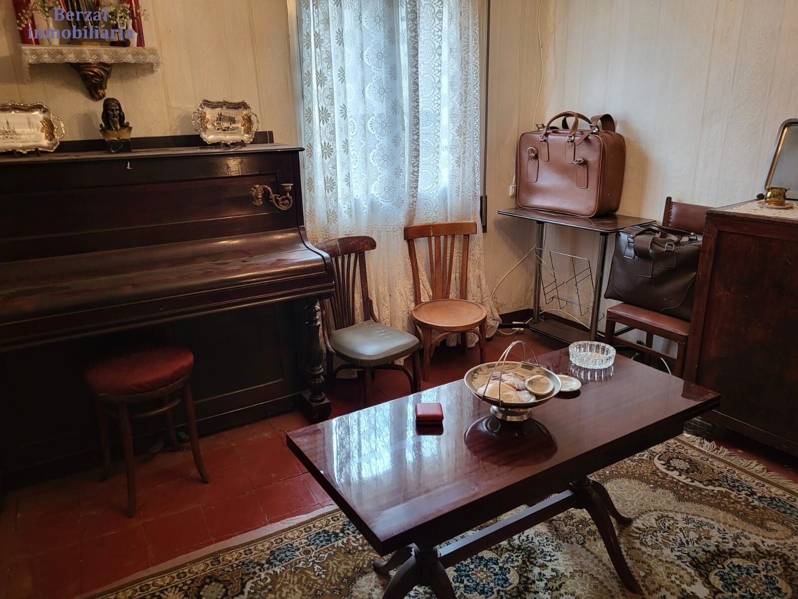 Sala d'estar de Casa o xalet en venda en Sotés amb Traster