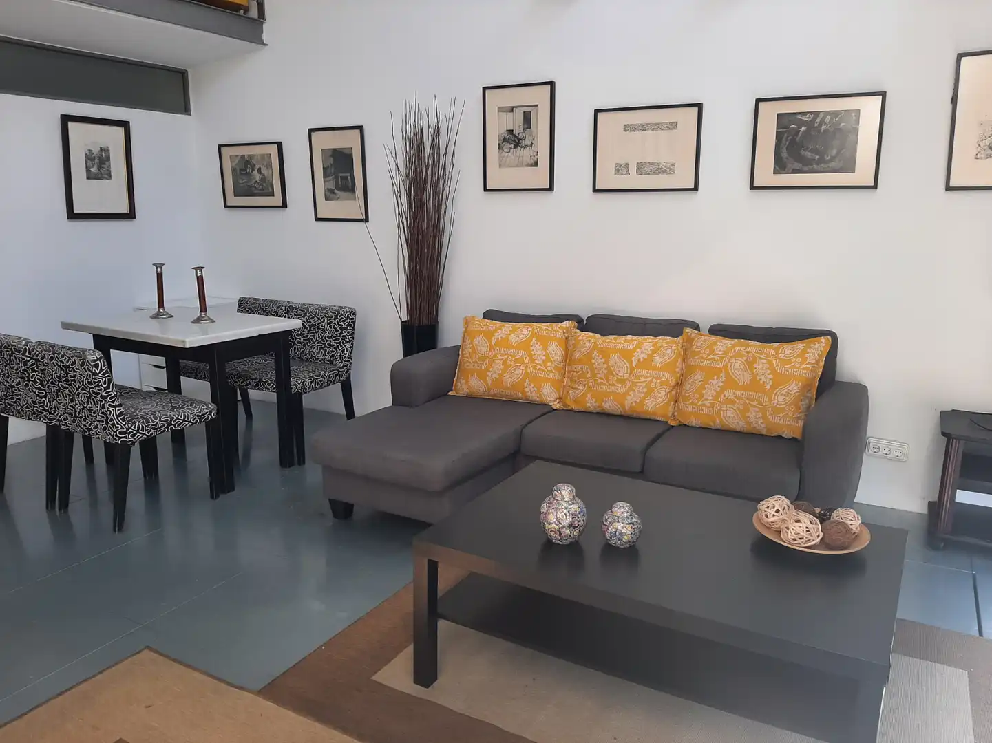 Sala d'estar de Pis de lloguer en Alcalá de Henares amb Aire condicionat, Calefacció i Moblat
