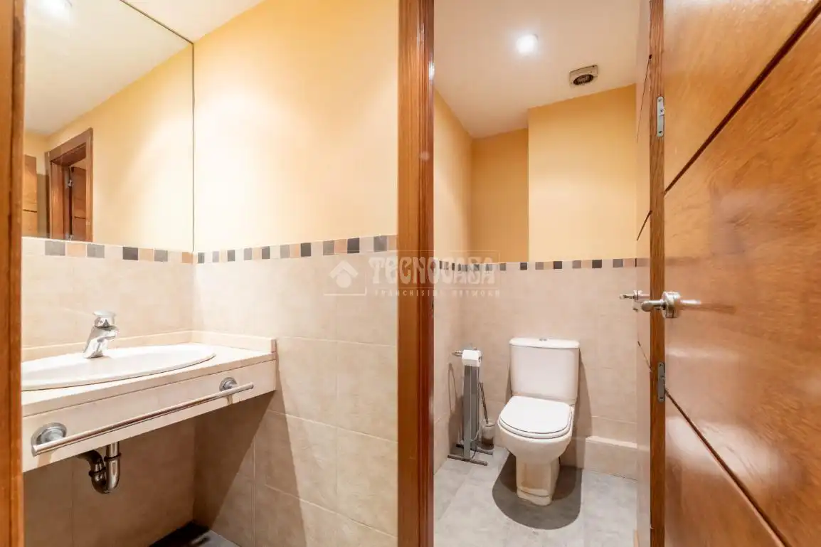Baño de Local en venta en Las Rozas de Madrid con Aire acondicionado y Calefacción
