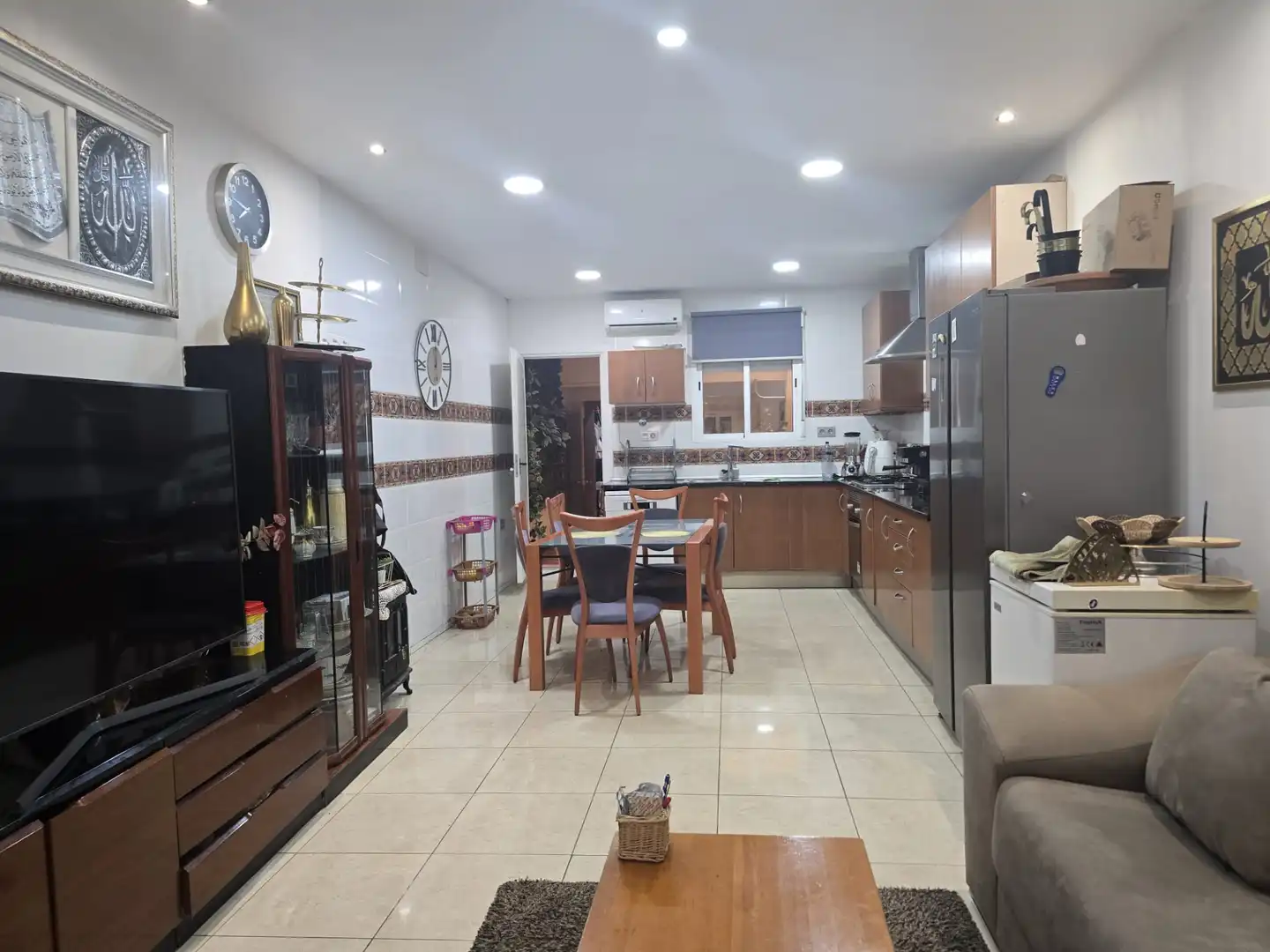Cuina de Casa adosada en venda en Castellón de la Plana / Castelló de la Plana amb Aire condicionat i Terrassa
