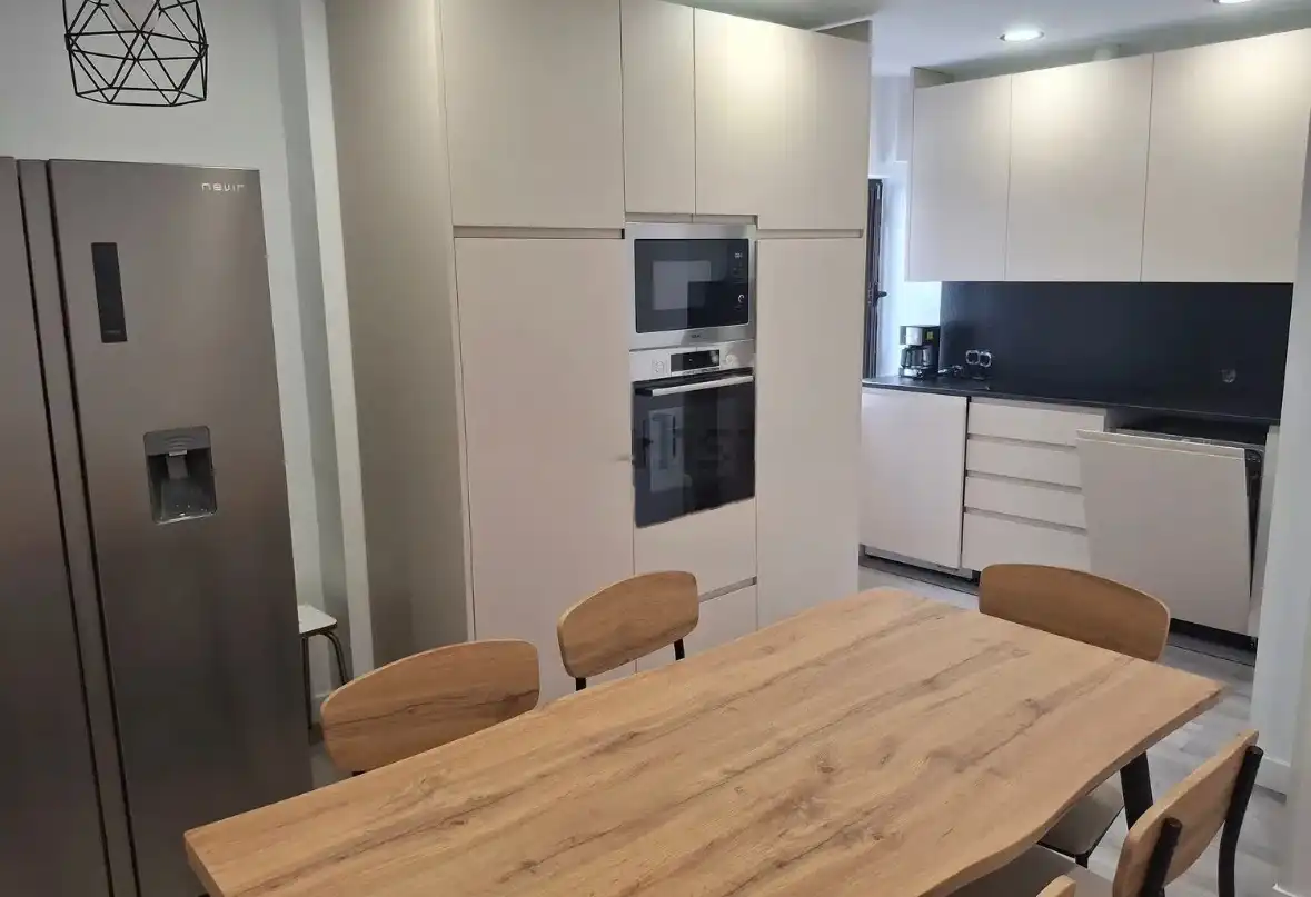 Flat with lift to rent in Avenida de Italia, imagen 2