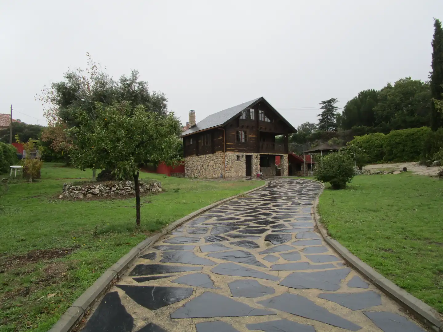 Vista exterior de Casa o xalet en venda en Valdemorillo amb Aire condicionat, Calefacció i Jardí privat