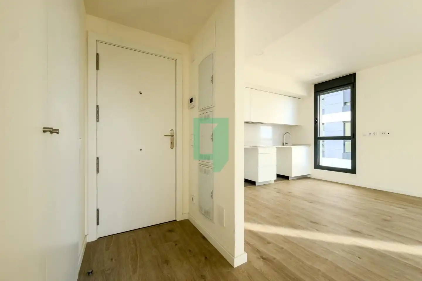 Flat for rent in Badalona  with Air Conditioner and Terrace