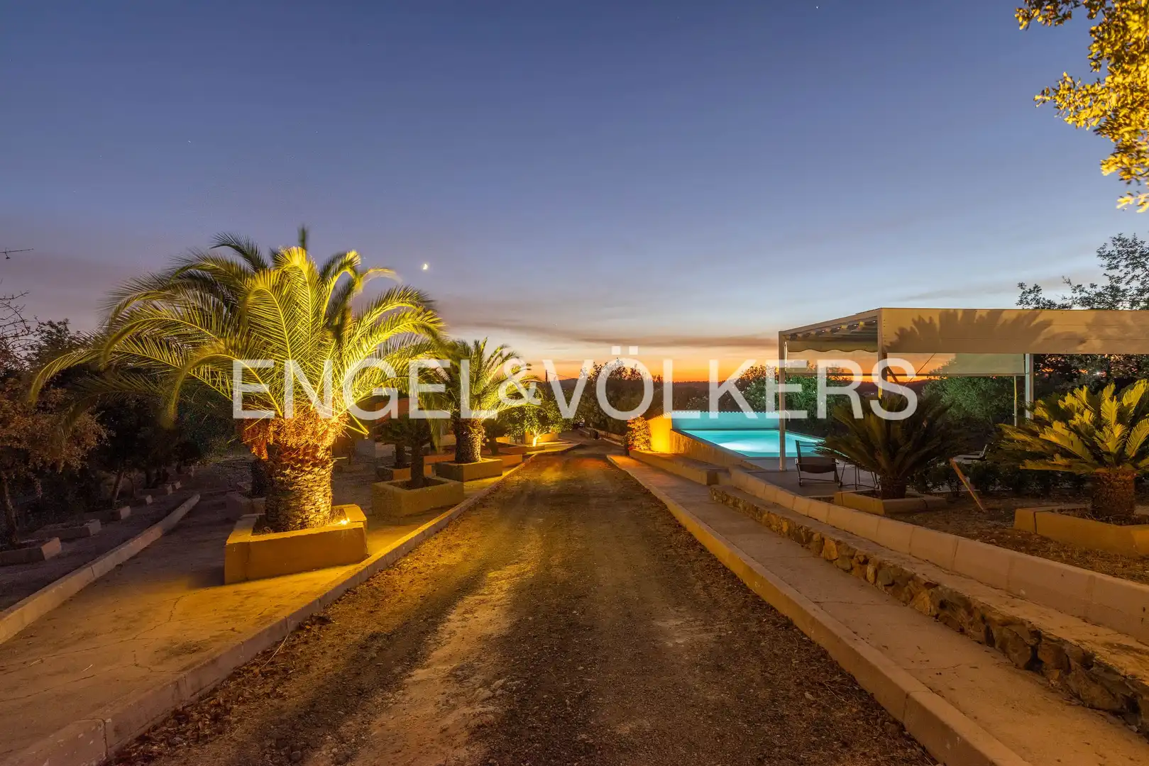 Exterior view of Country homes for sale in Calañas, Huelva