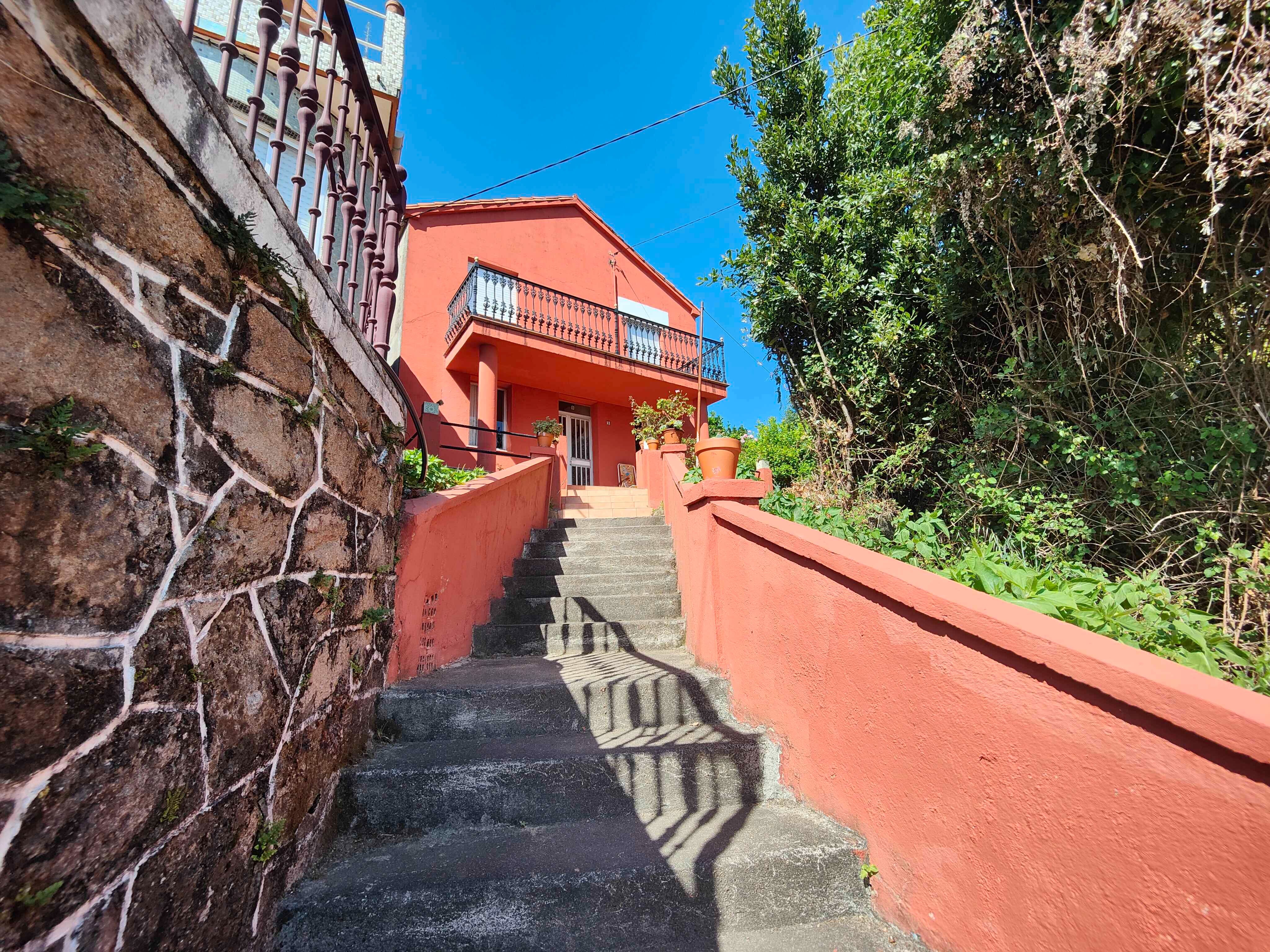 Exterior view of House or chalet for sale in Rianxo  with Terrace, Furnished and Oven