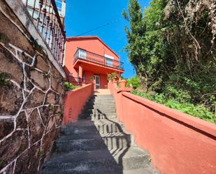 Vista exterior de Casa o xalet en venda en Rianxo amb Terrassa, Moblat i Forn