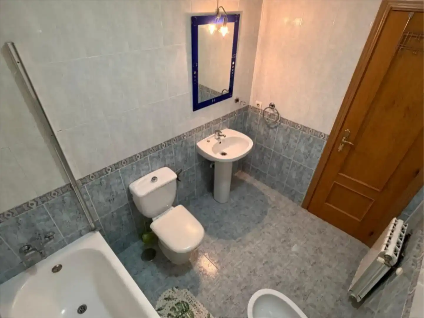 Bany de Casa o xalet en venda en Cedillo del Condado amb Piscina i Balcó