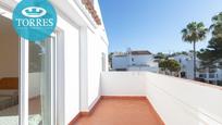 Vista exterior de Pis en venda en Marbella amb Terrassa