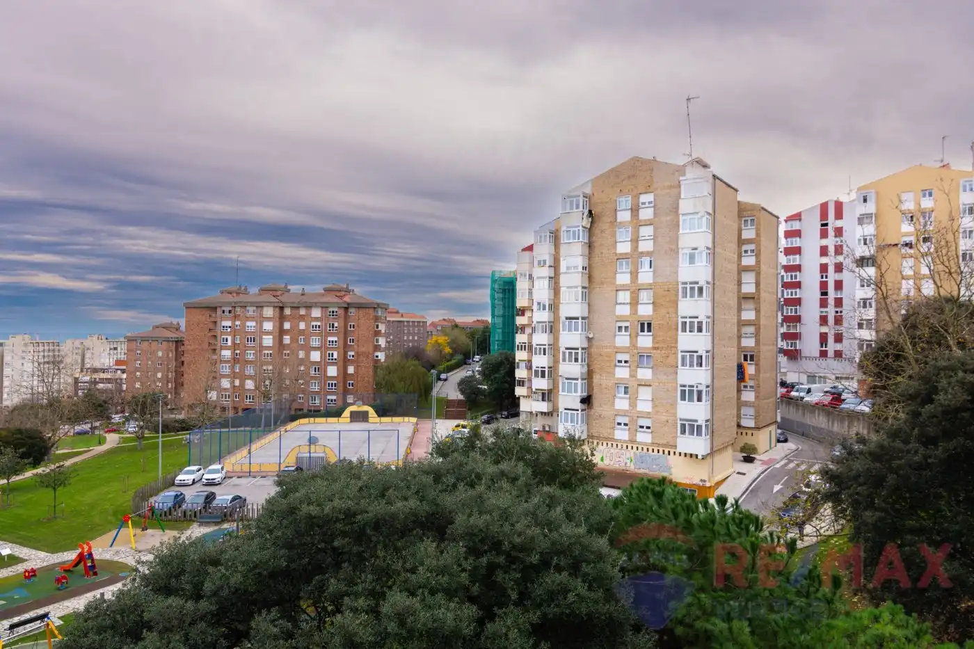 Vista exterior de Pis de lloguer en Santander amb Calefacció, Jardí privat i Terrassa