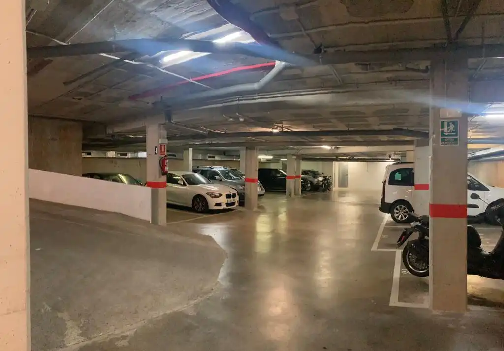 Aparcament de Garatge en venda en Barcelona