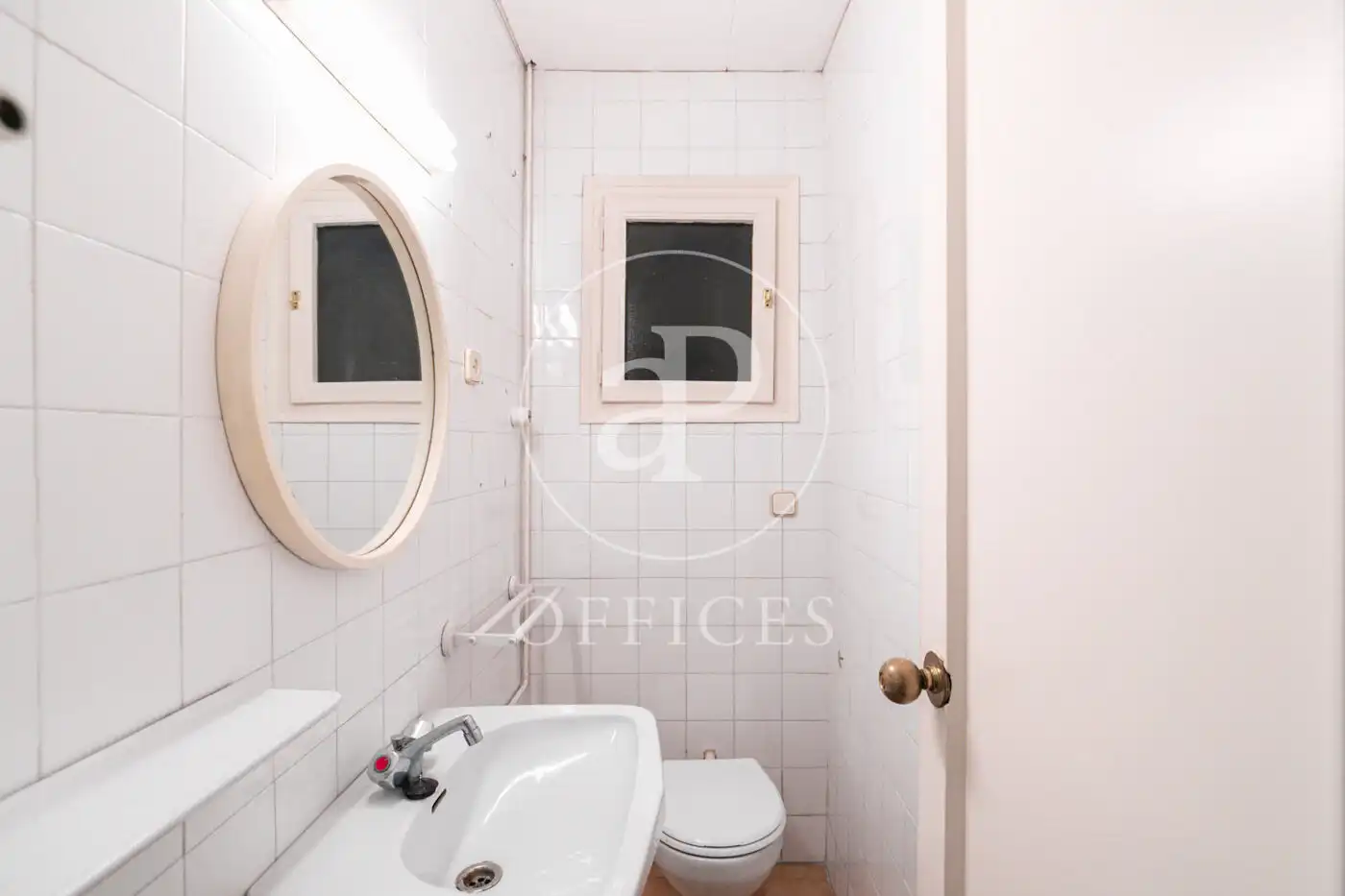 Baño de Oficina de alquiler en Barcelona con Calefacción
