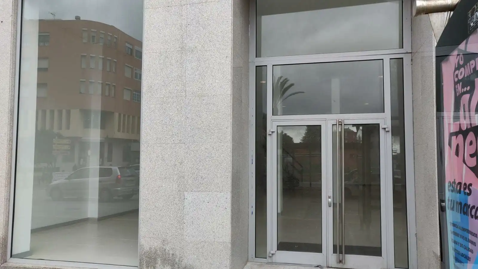 Vista exterior de Local de lloguer en La Línea de la Concepción