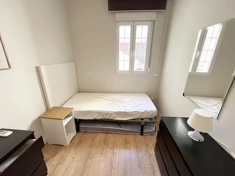 Dormitori de Pis de lloguer en Madrid amb Aire condicionat, Calefacció i Parquet