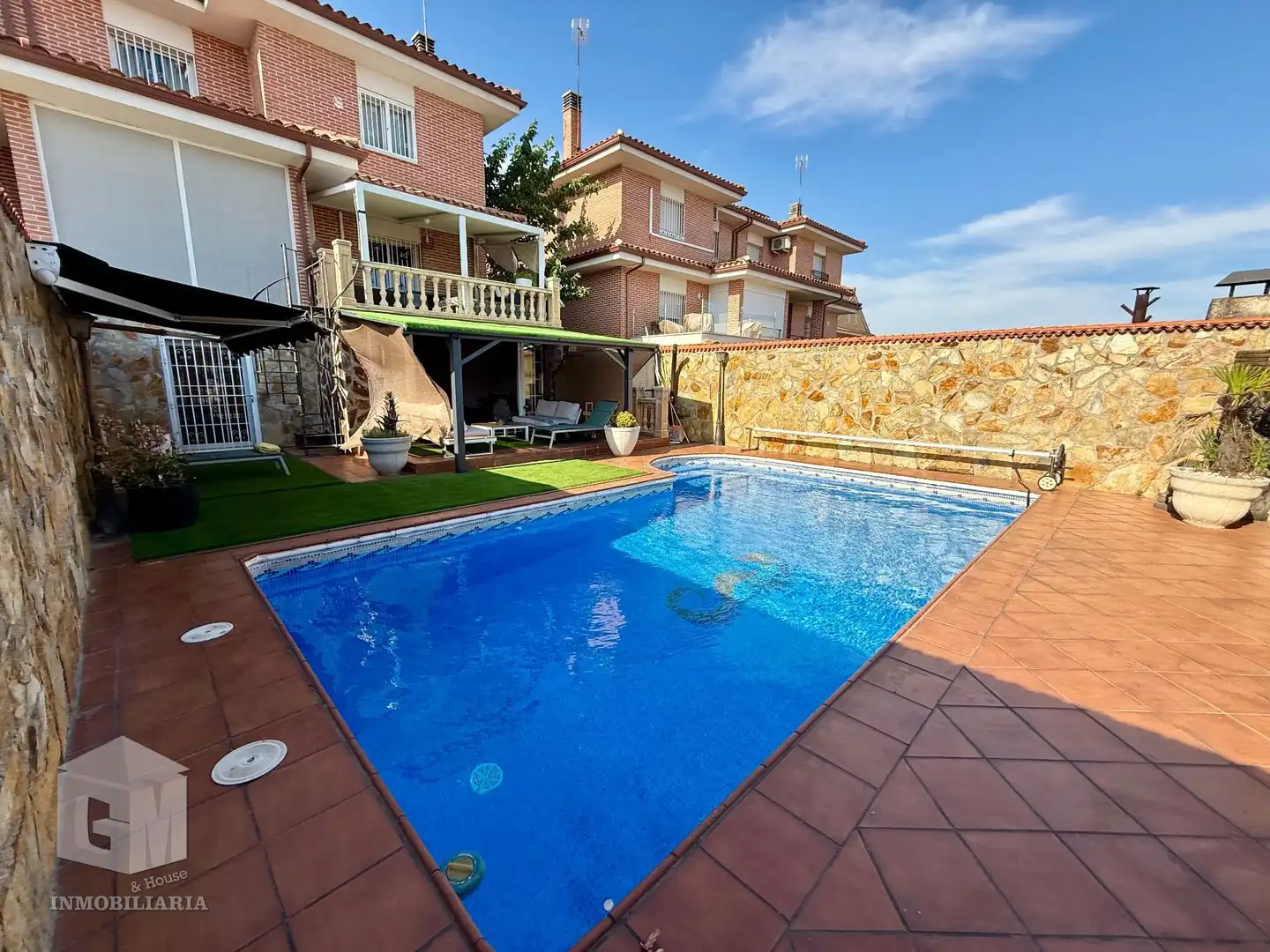Swimming pool of Detached homes for sale in Arroyomolinos (Madrid)  with Air Conditioner, Heating and Private garden