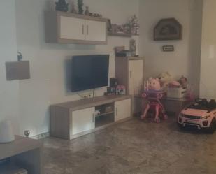 Sala d'estar de Casa adosada en venda en  Córdoba Capital amb Aire condicionat, Calefacció i Parquet