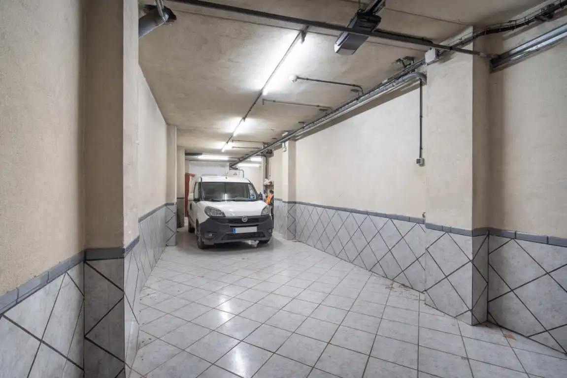 Parking de Casa adosada en venta en Igualada con Aire acondicionado, Calefacción y Terraza