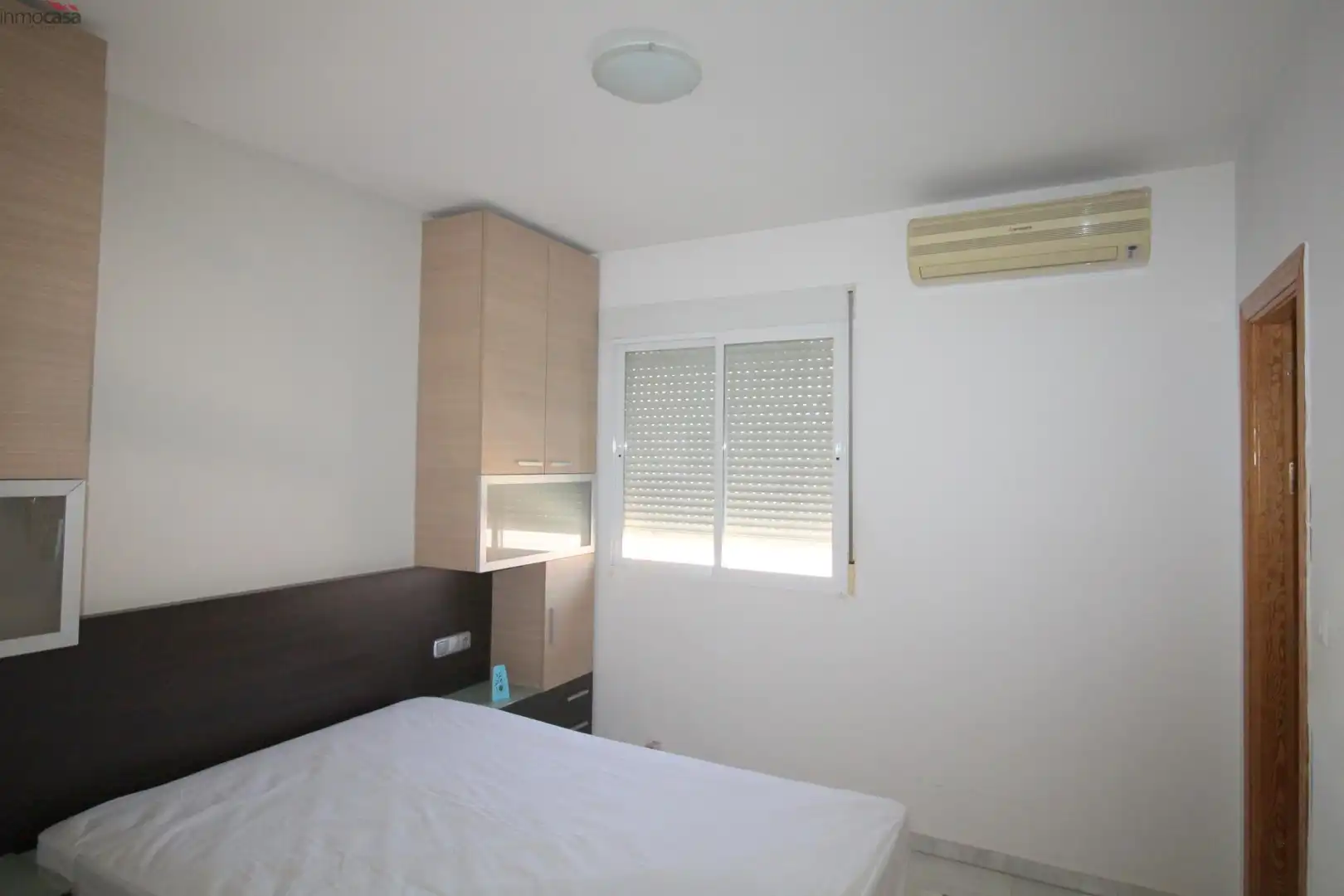 Habitación de Piso de alquiler en Armilla con Aire acondicionado, Jardín privado y Amueblado