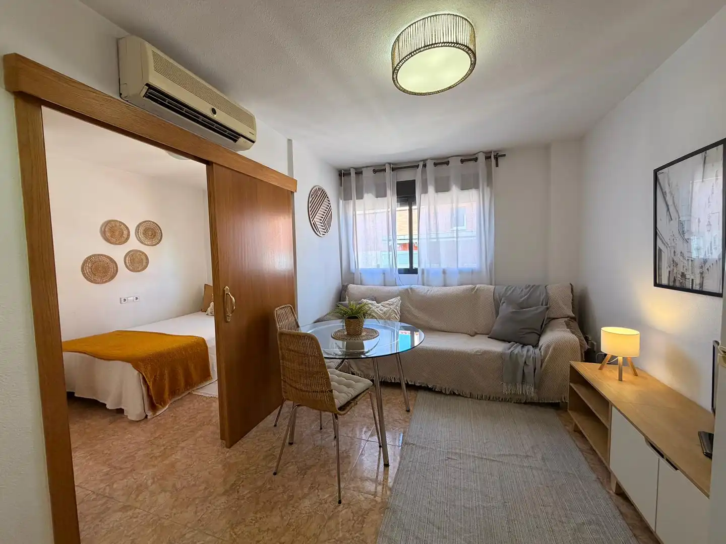 Dormitori de Apartament de lloguer en Murcia amb Aire condicionat, Moblat i Rentadora