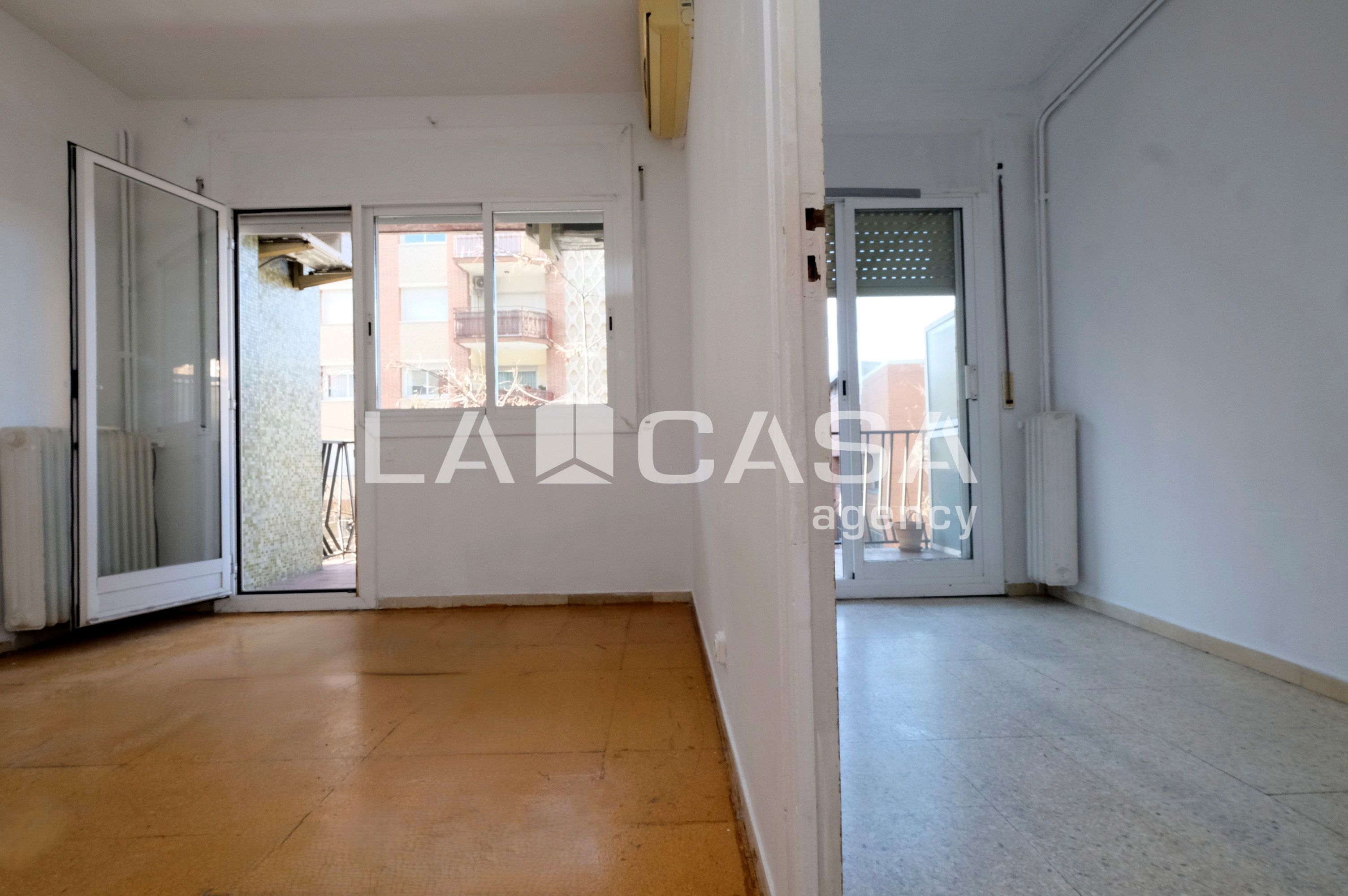 Dormitori de Pis en venda en  Barcelona Capital amb Calefacció i Balcó