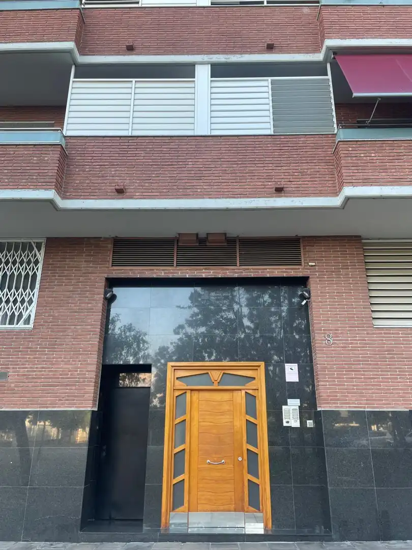 Vista exterior de Piso en venta en Viladecans con Jardín privado y Balcón