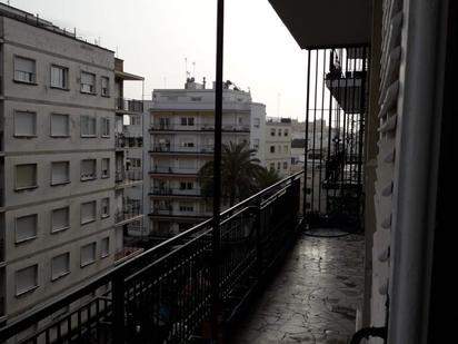 Vista exterior de Pis en venda en  Sevilla Capital amb Aire condicionat i Terrassa