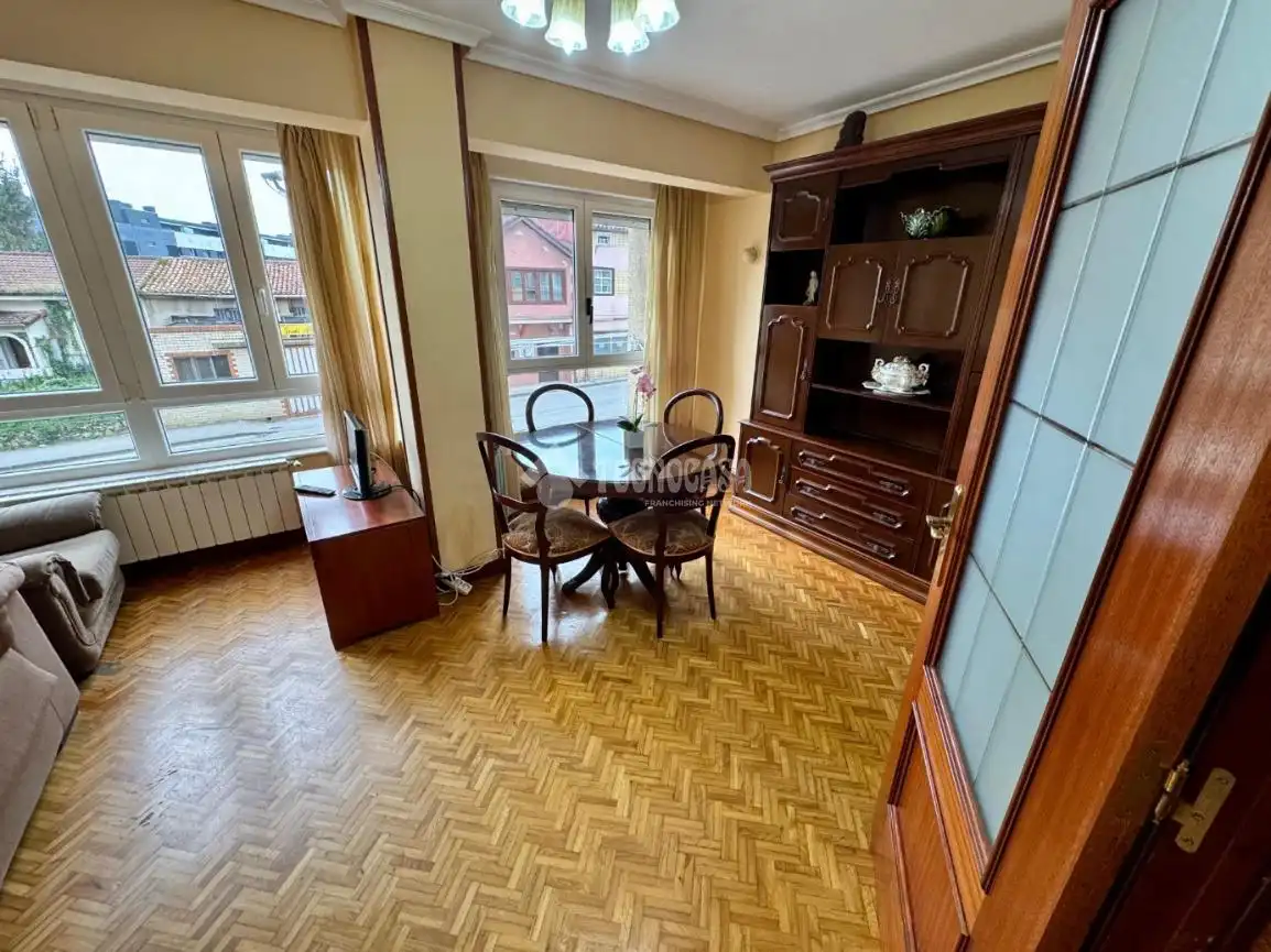 Außenansicht von Wohnung zur Miete in El Astillero   mit Heizung und Parkett