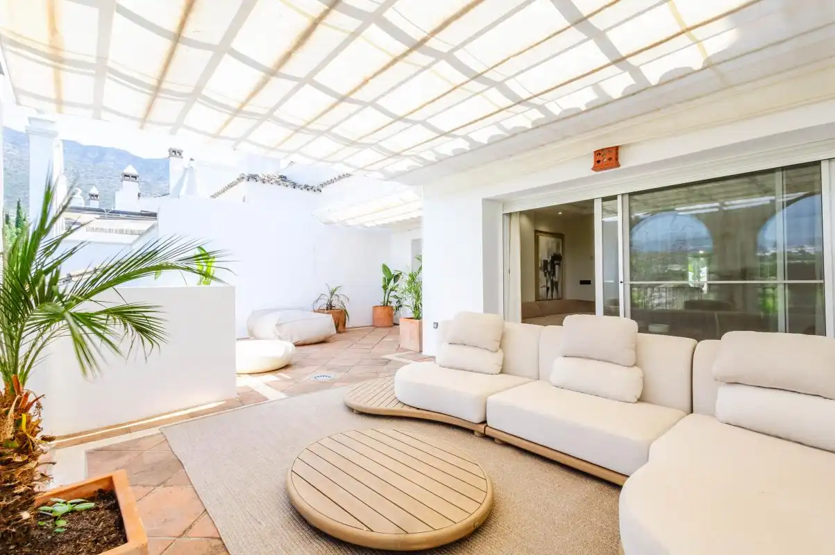 Terraza de Dúplex en venta en Marbella con Aire acondicionado, Calefacción y Jardín privado