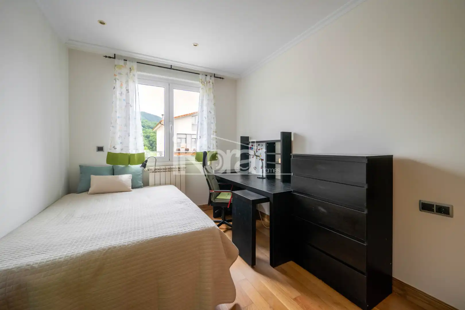 Habitación de Planta baja en venta en Aduna con Calefacción, Jardín privado y Parquet