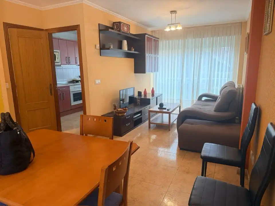Sala de estar de Casa adosada en venta en Torrelavega  con Calefacción, Parquet y Terraza