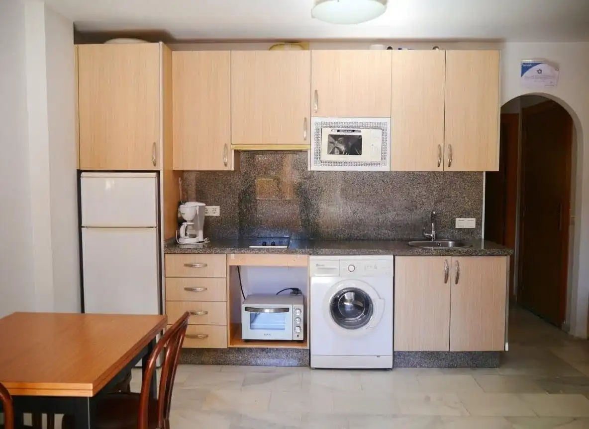 Cocina de Apartamento en venta en Fuengirola con Aire acondicionado, Calefacción y Jardín privado
